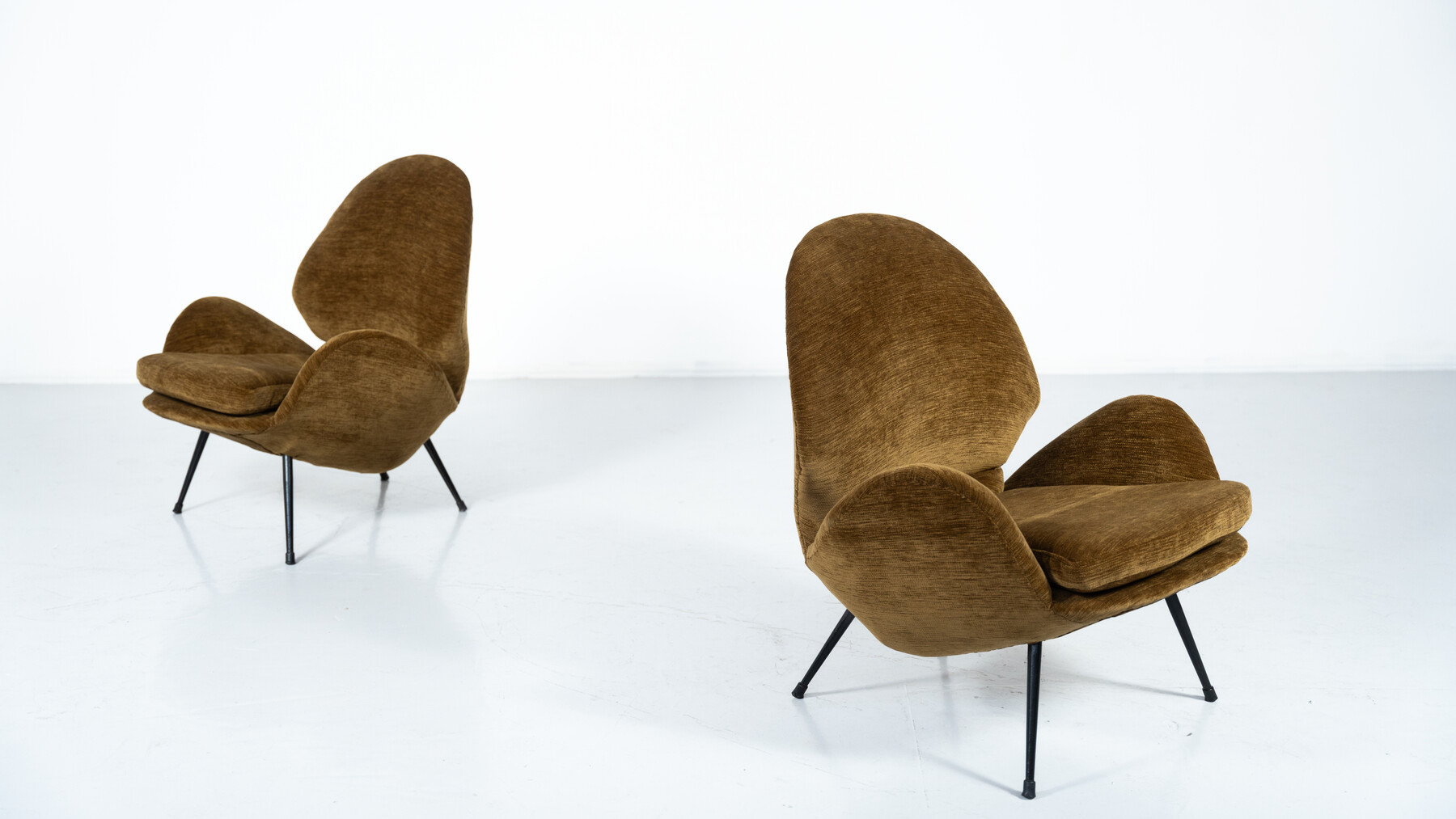Pair of Armchairs, Italy, 1950s - New Velvet Upholstey