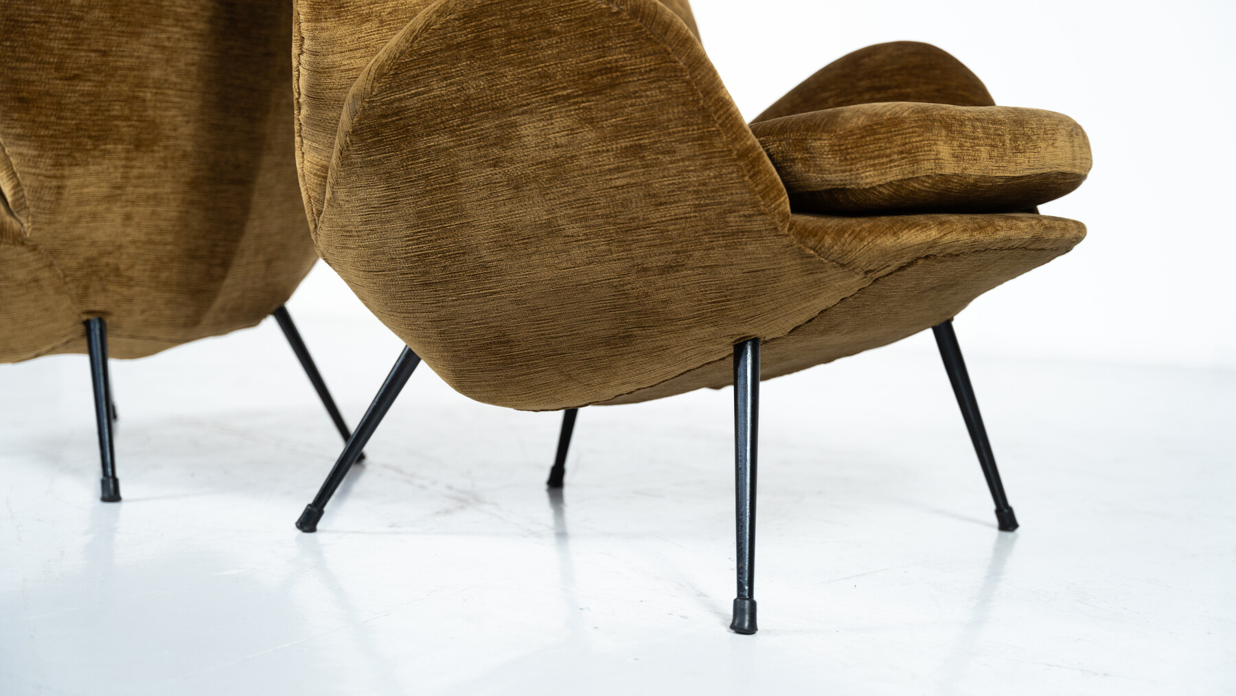 Pair of Armchairs, Italy, 1950s - New Velvet Upholstey