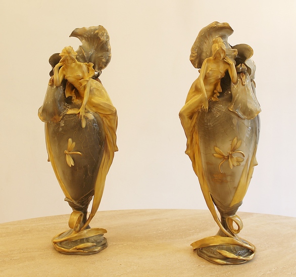 Pair of Art Nouveau vase in ceramic by Amphora