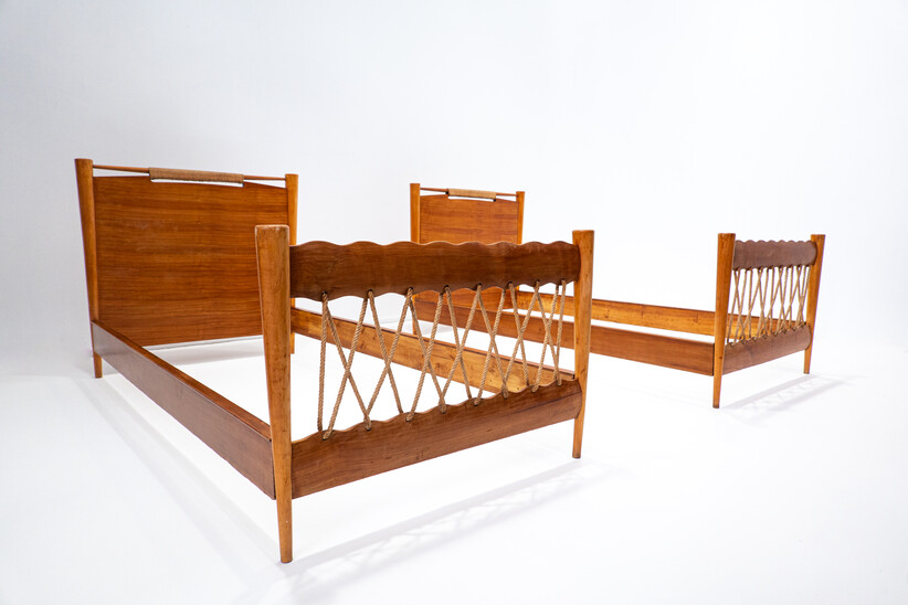 Pair of beds attributed to Guglielmo Pecorini, Cherry Wood, Italy, 1940s