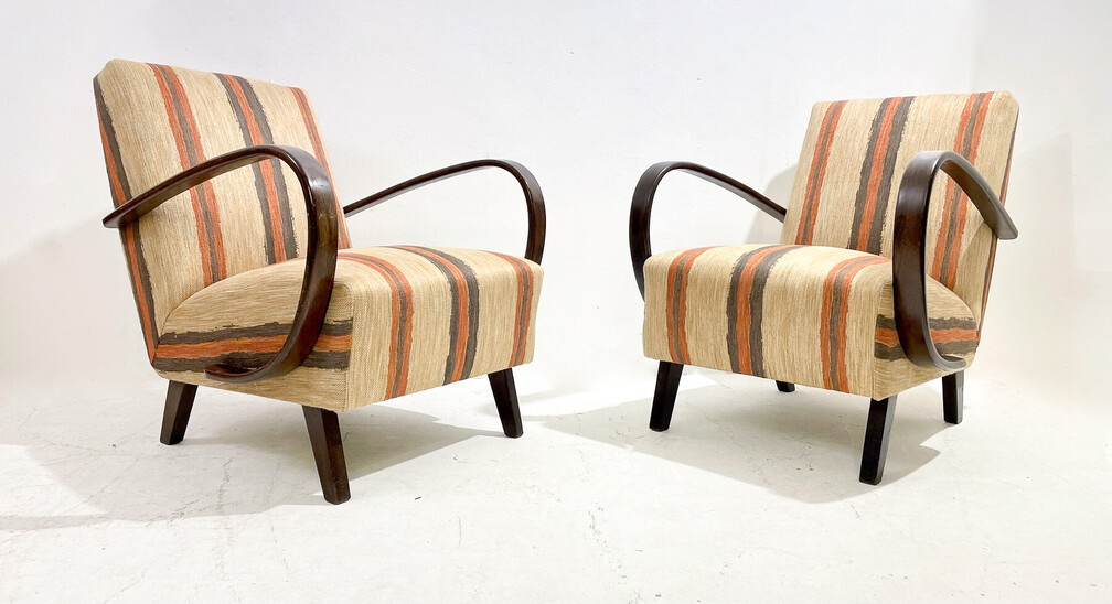Pair of Bentwood Armchairs by Jindrich Halabala - Czech Republic 1940s