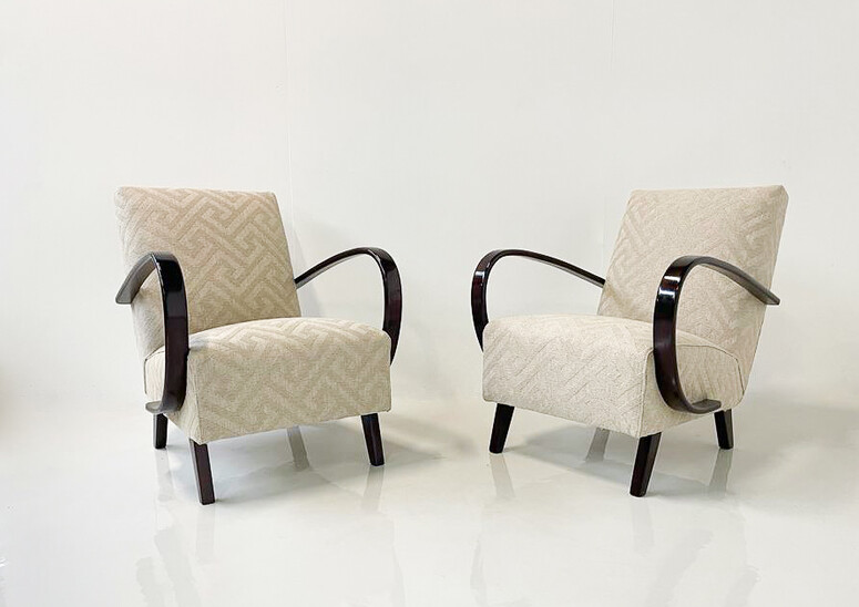 Pair of Bentwood Armchairs by Jindrich Halabala - Czech Republic 1940s