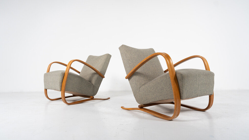 Pair of Bentwood Armchairs by Jindrich Halabala H269, Czech Republic, 1940s