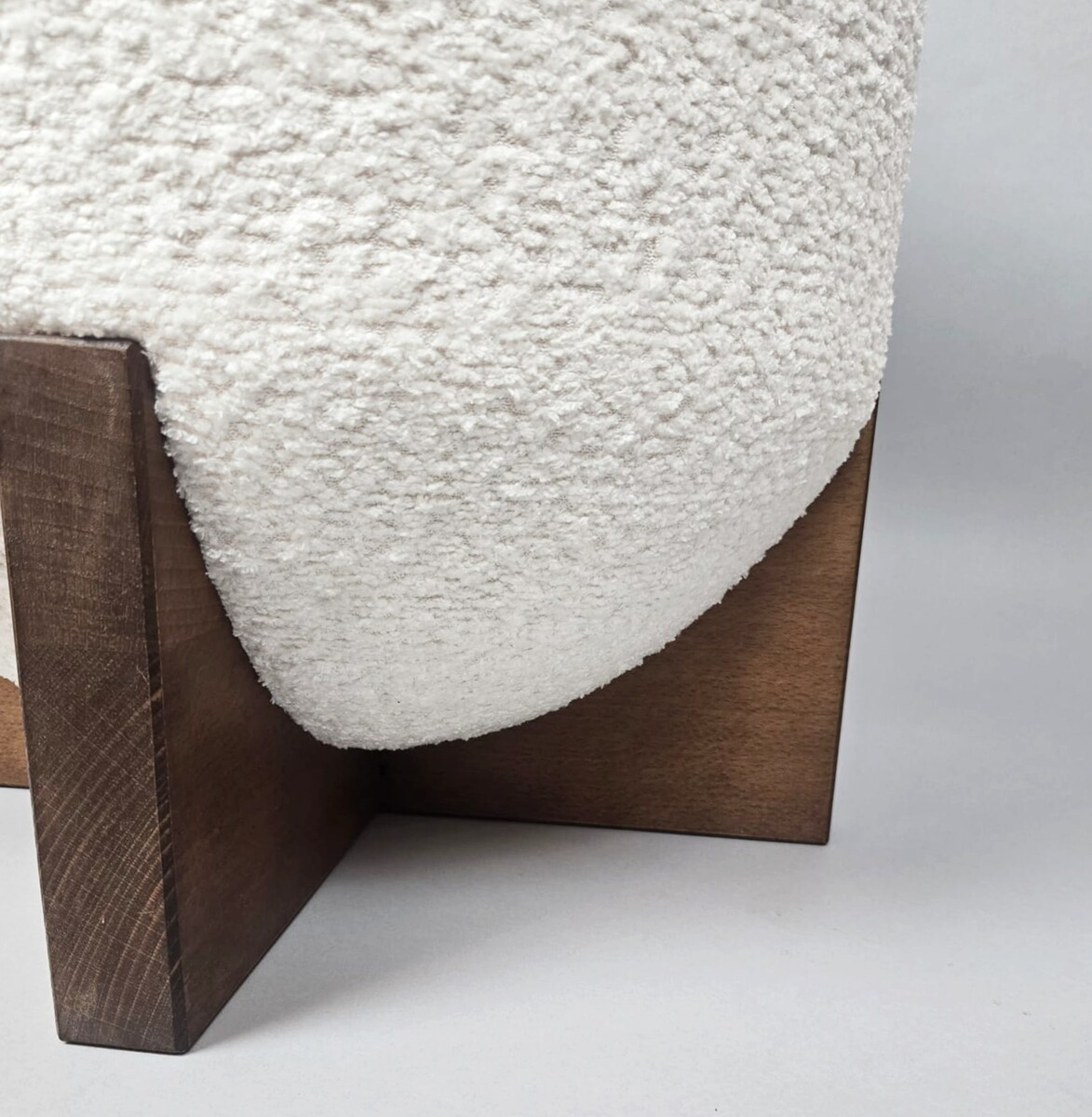 Pair of contemporary stools, wood and white bouclé fabric