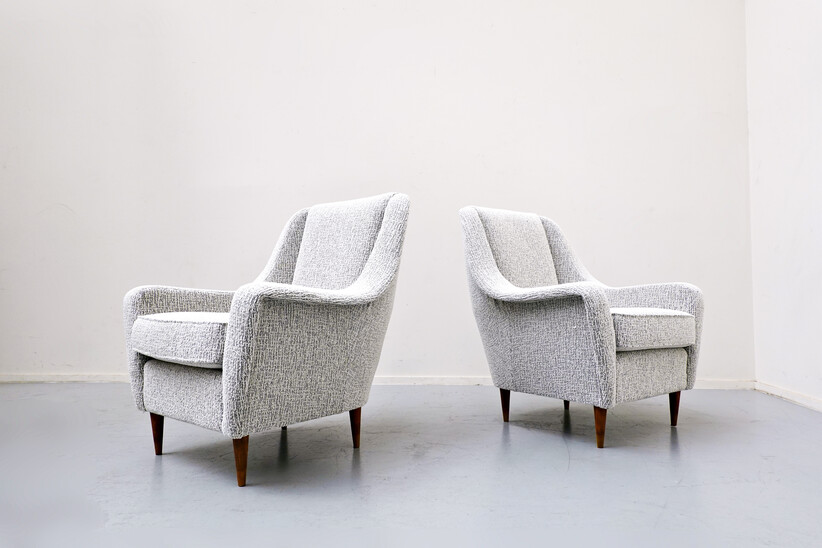 Pair of mid-century armchairs - Italy 1950s - New upholstery 