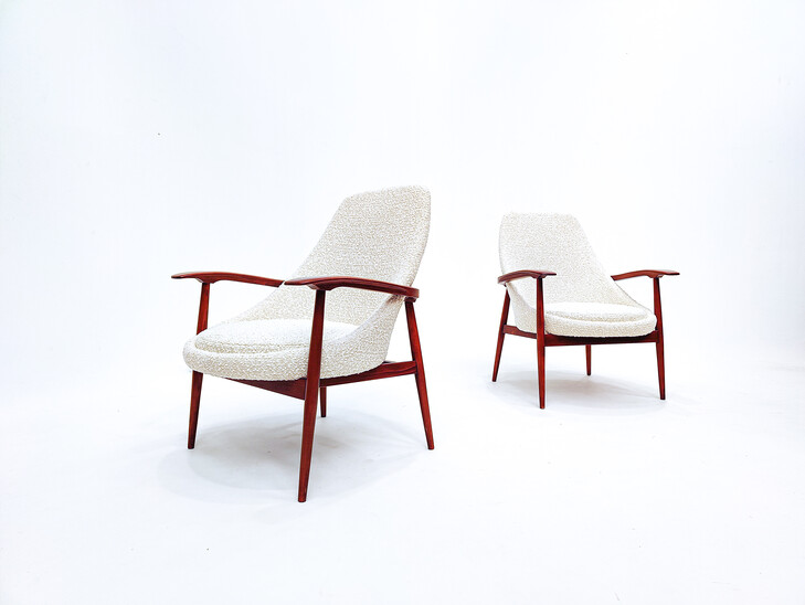 Pair of Mid-Century Armchairs, Wood and White Boucle Fabric,  Italy 1960s