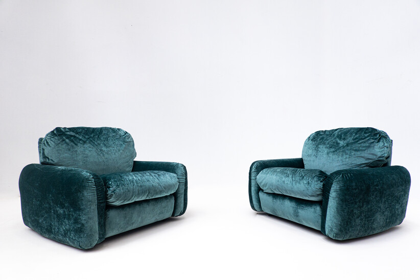 Pair of mid-century green velvet armchairs - Italy 1960s
