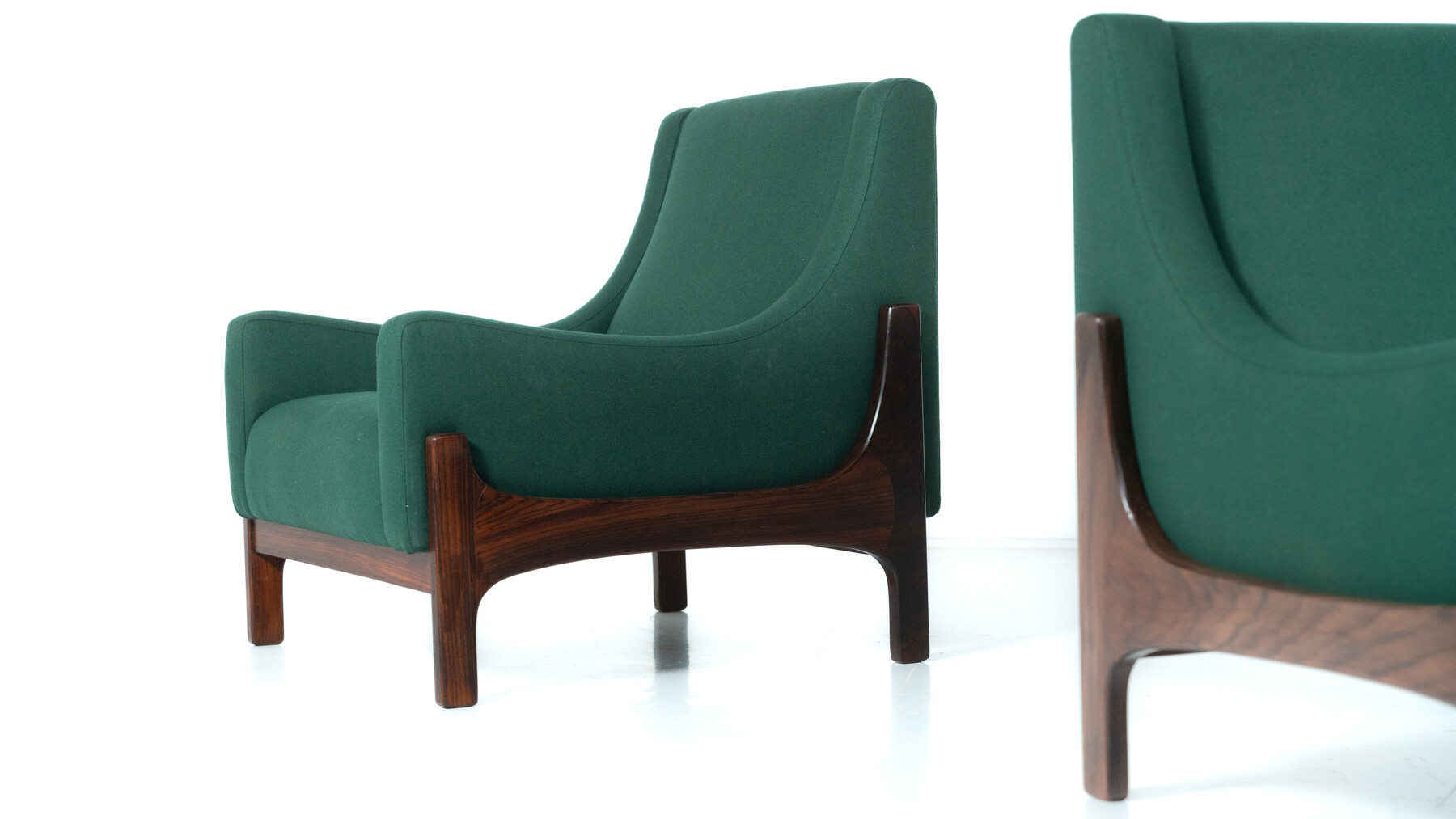 Pair of Mid-Century Italian Armchairs, 1960s - New Upholstery