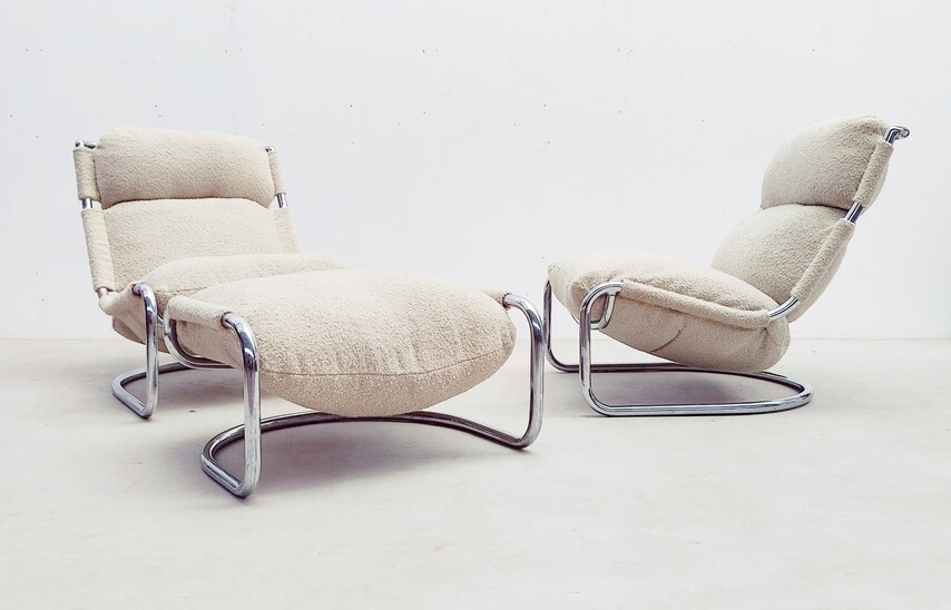 Pair of mid-century lounge chairs with ottoman - Italy 1970s New Upholstery