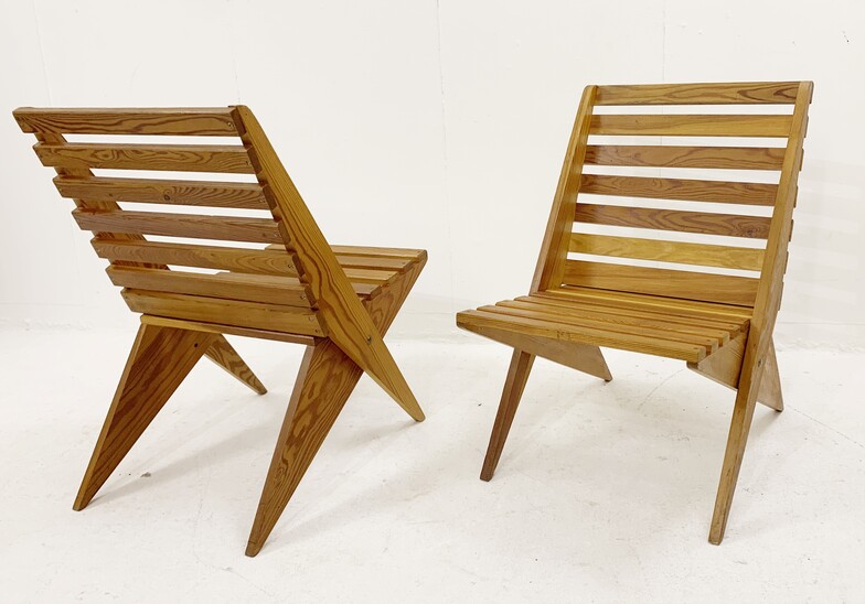 Pair of Mid-Century Pine Slatted Foldable Chairs - 1950s