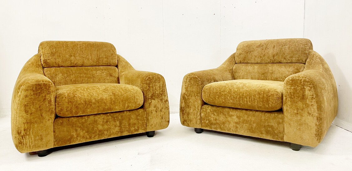 Pair of mid-century velvet armchairs - Italy 1970s
