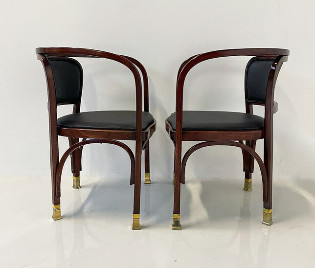 Pair of N° 715 Gustav Siegel Armchairs for Kohn, Leather and Wood, Austria, 1900s