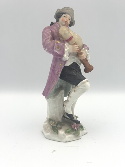 Porcelain figurine XIXe