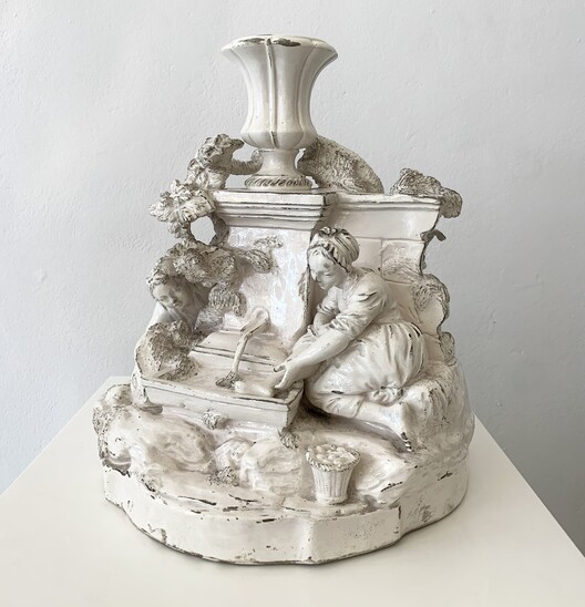 Porcelain Table's center from Paul Cyfflé's ateliers - France c.19th
