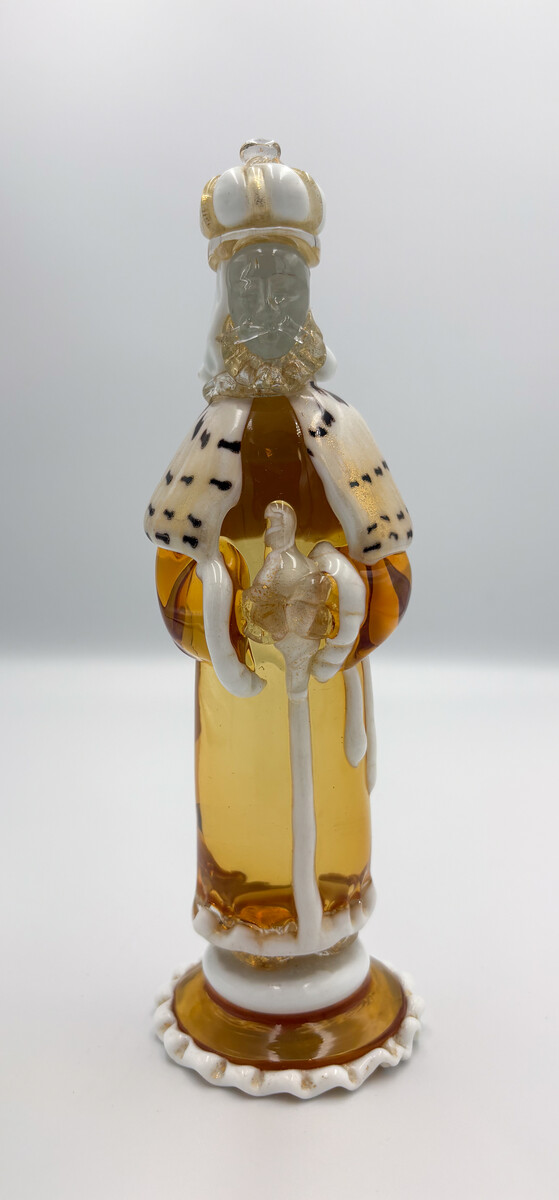 Rare Chess Set Composed of 32 Solid Amber Glass Pieces, finished in white or black pâte de verre, with gold leaf decoration, Barbini,Pauly & C, Murano, 1930s