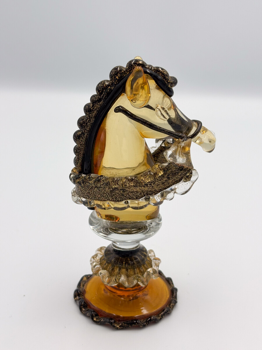Rare Chess Set Composed of 32 Solid Amber Glass Pieces, finished in white or black pâte de verre, with gold leaf decoration, Pauly & C, Murano, 1930s