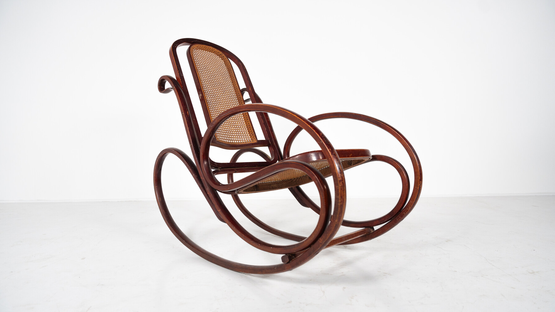 Rocking Chair by Michaël Thonet, 1900s