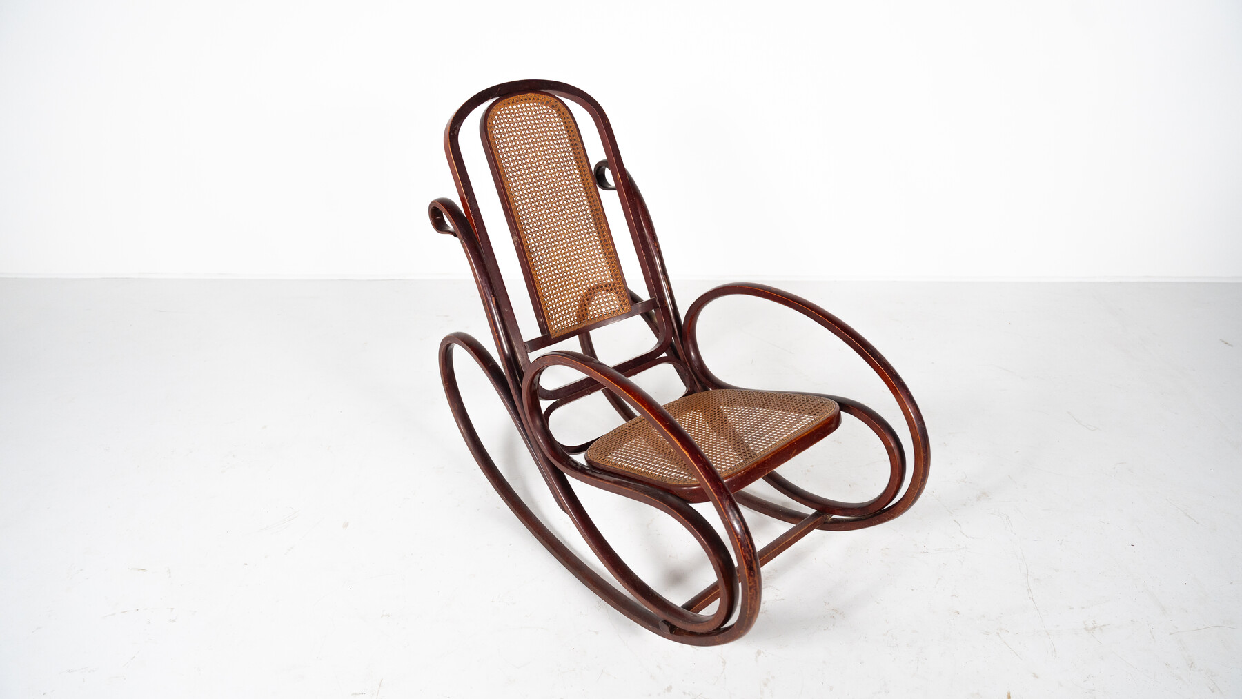 Rocking Chair by Michaël Thonet, 1900s