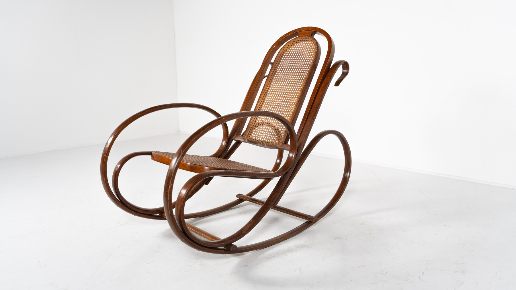 Rocking Chair by Michaël Thonet, 1900s