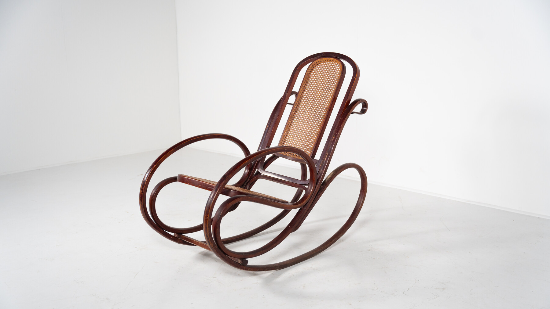 Rocking Chair by Michaël Thonet, 1900s