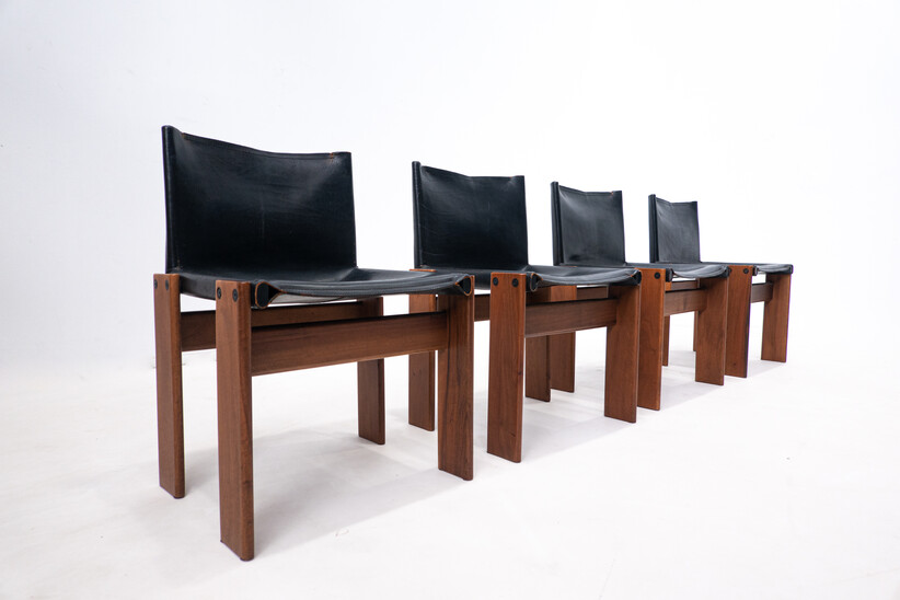 Set of 4 Black Leather Chairs Model