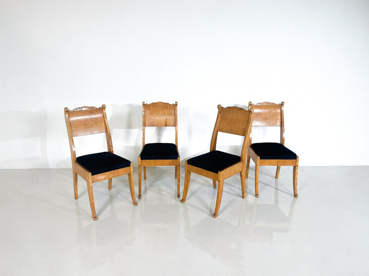 Set of 4 Russian Chairs, birch veneer, early 19th century