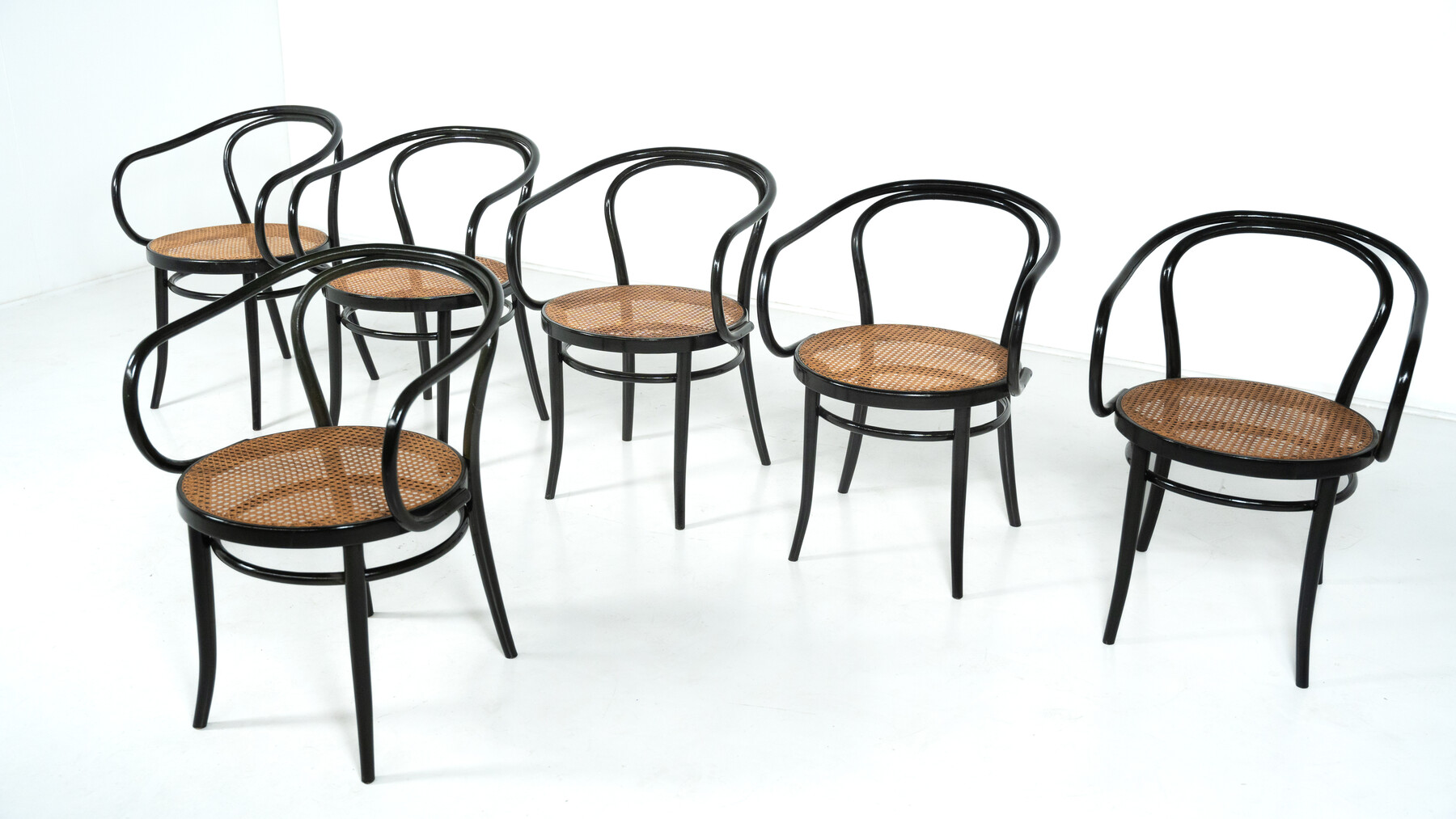 Set of 6 Bentwood Chairs by Thonet, Austria, 1920s