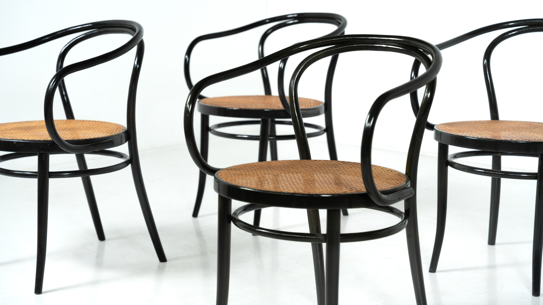 Set of 6 Bentwood Chairs by Thonet, Austria, 1920s