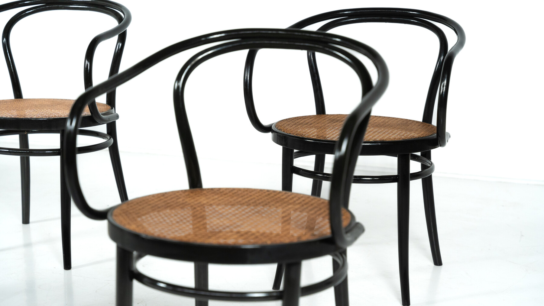 Set of 6 Bentwood Chairs by Thonet, Austria, 1920s