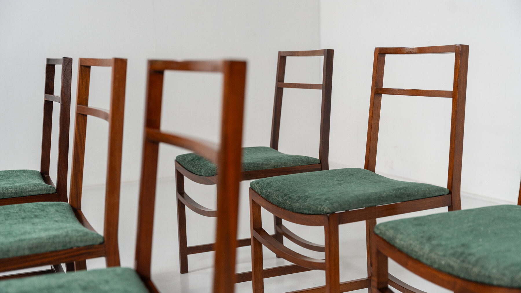 Set of 8 Mid-Century Modern Dining Chairs by Renato Venturi for MIM, 1950s