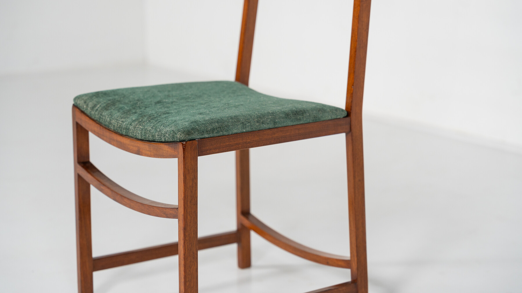 Set of 8 Mid-Century Modern Dining Chairs by Renato Venturi for MIM, 1950s