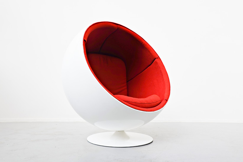 Swivel ball chair attributed to Eero Aarnio