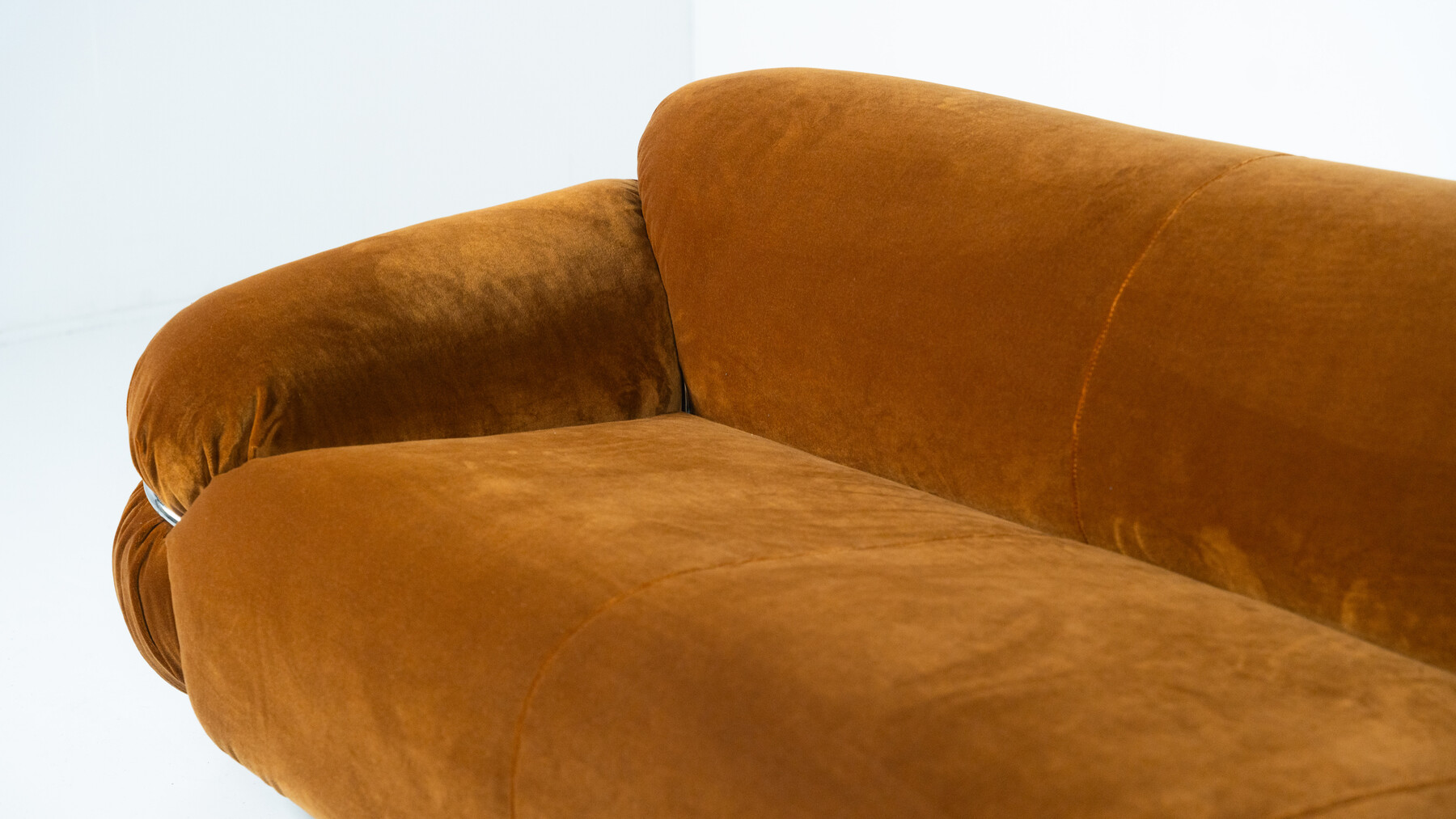 Three-Seater Sesann Sofa by Gianfranco Frattini for Cassina, Italy, 1970s - New Upholstery