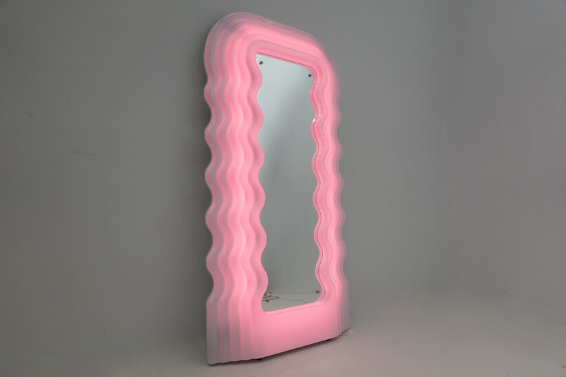 Ultrafragola Mirror/lamp by Ettore Sottsass, Poltronova