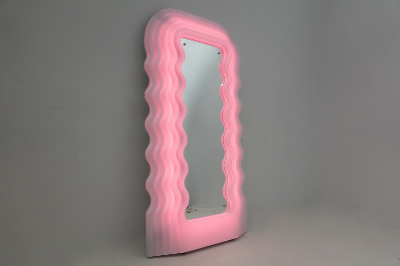 Ultrafragola Mirror/lamp by Ettore Sottsass, Poltronova