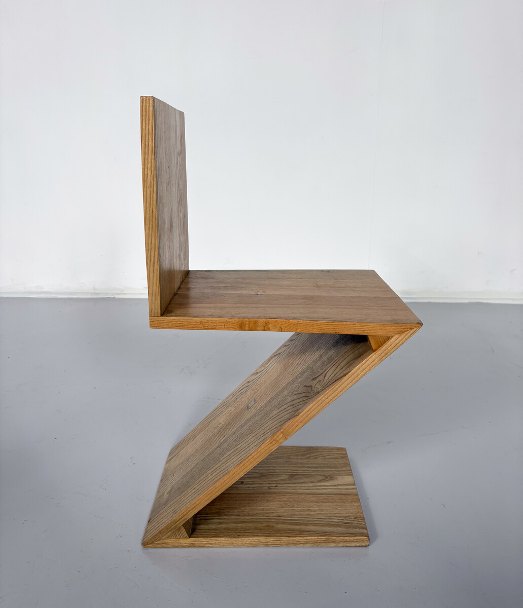 Zig zag chairs by Rietveld