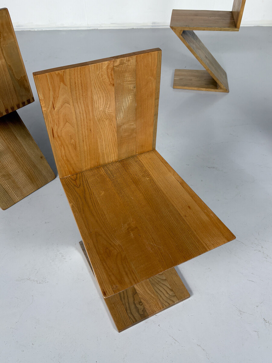 Zig zag chairs by Rietveld